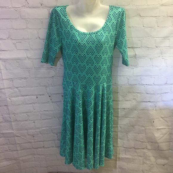 LuLaRoe Dresses & Skirts - LuLaRoe Nicole Dress Size Medium